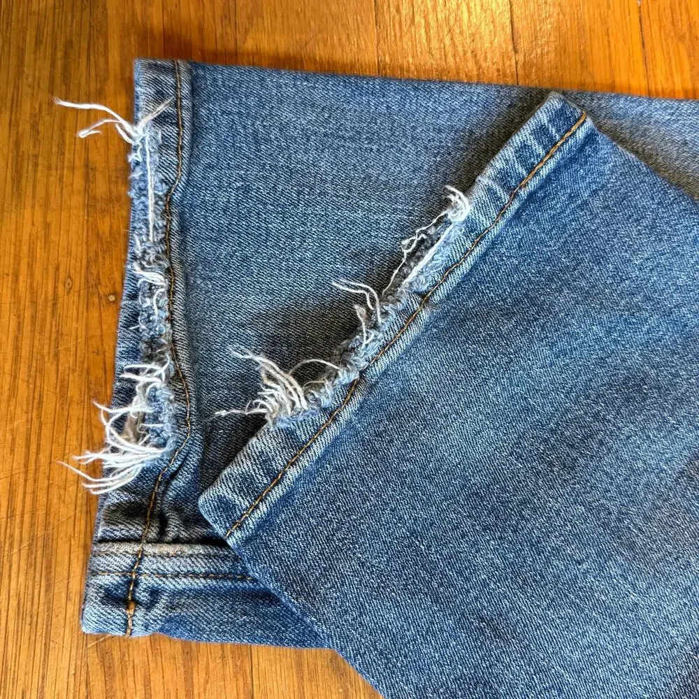 Levi's 505 Reg Fit Jeans Mens 34x30 Light Wash Blue Denim Straight Leg Frayed